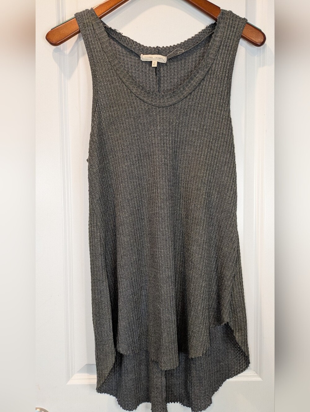 Gilded Intent Gray Waffle Knit Sharkbite Tunic Tank Size S